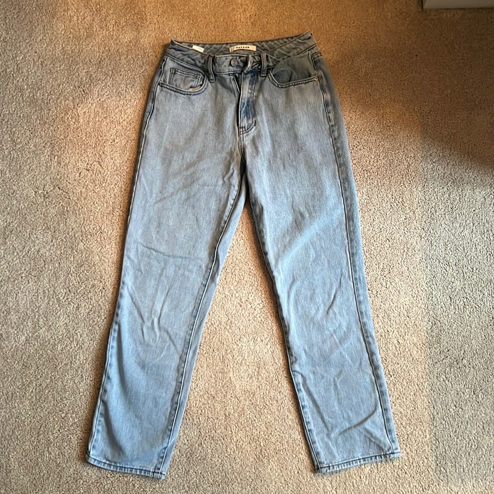 Pacsun Light Wash Straight Leg Jeans/Mom Jeans